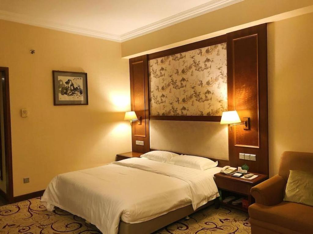 Fenggang Gladden Hotel Tiantangwei Zewnętrze zdjęcie