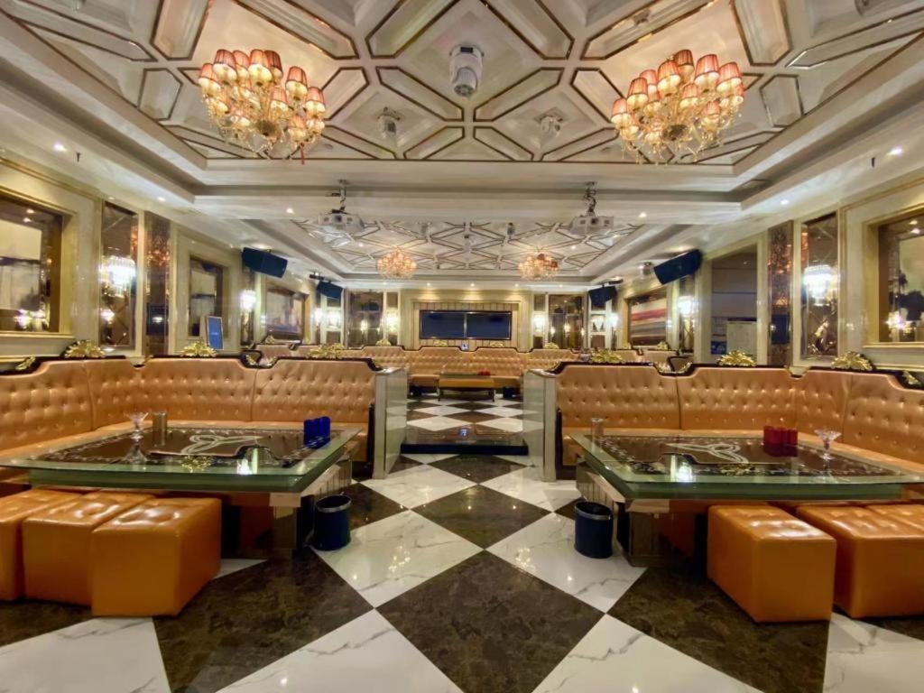 Fenggang Gladden Hotel Tiantangwei Zewnętrze zdjęcie