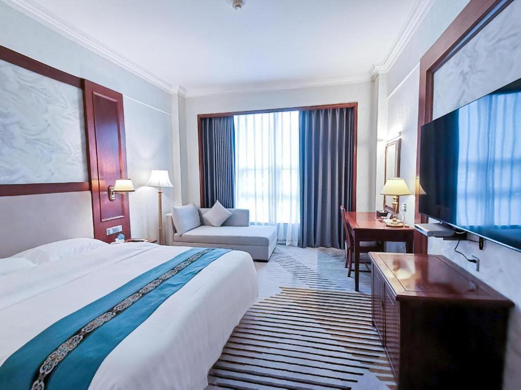 Fenggang Gladden Hotel Tiantangwei Zewnętrze zdjęcie