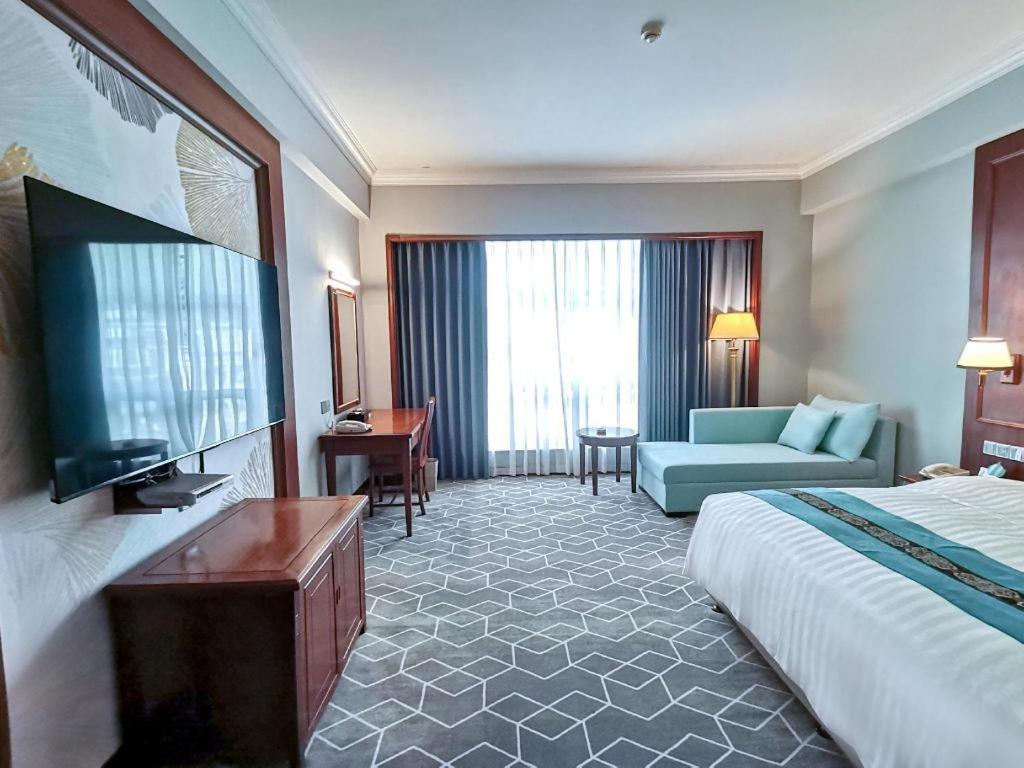 Fenggang Gladden Hotel Tiantangwei Zewnętrze zdjęcie