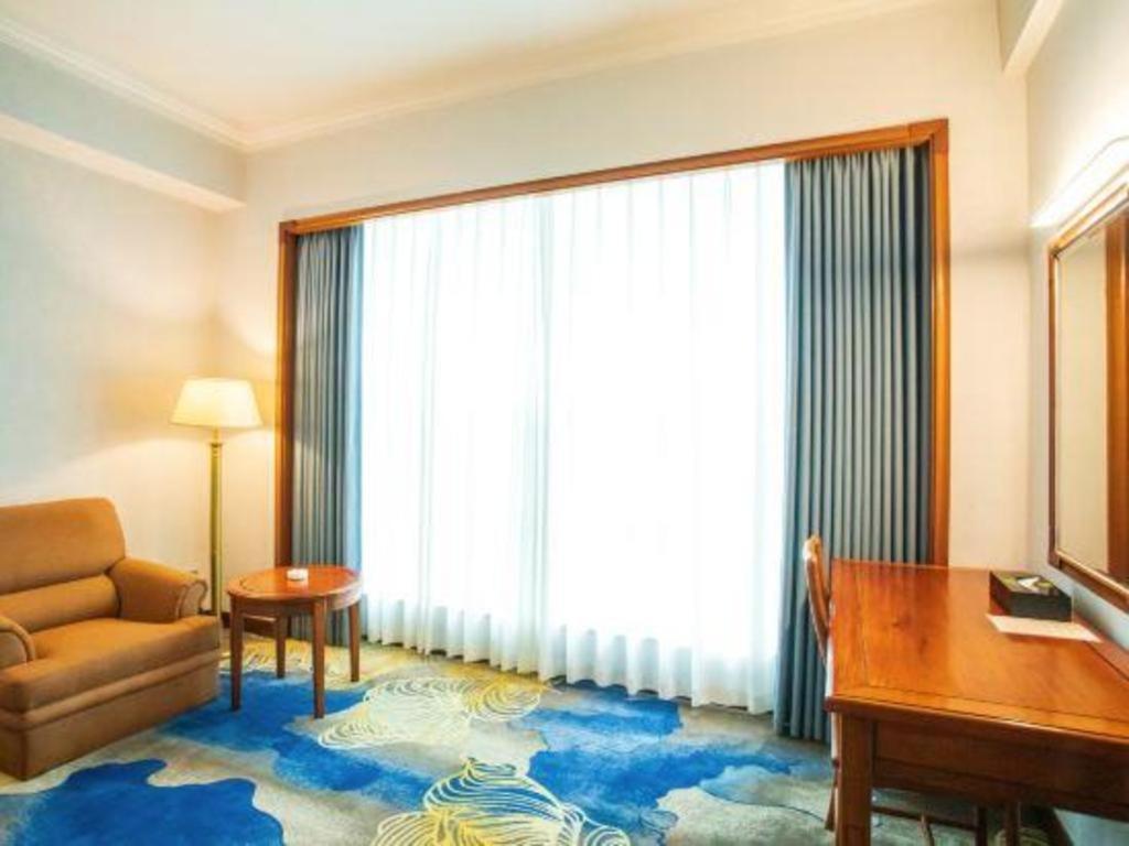 Fenggang Gladden Hotel Tiantangwei Zewnętrze zdjęcie