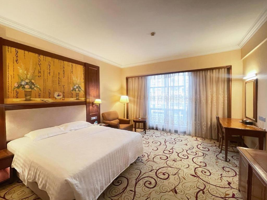 Fenggang Gladden Hotel Tiantangwei Zewnętrze zdjęcie