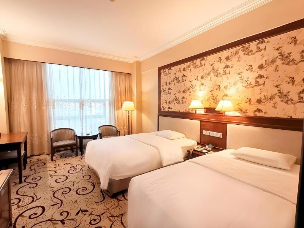Fenggang Gladden Hotel Tiantangwei Zewnętrze zdjęcie